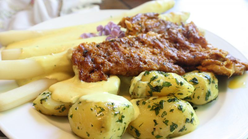 Spargel, Veganes Schnitzel & Kartoffeln